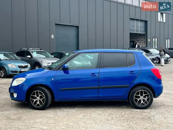 Skoda Fabia 2009 photo 5