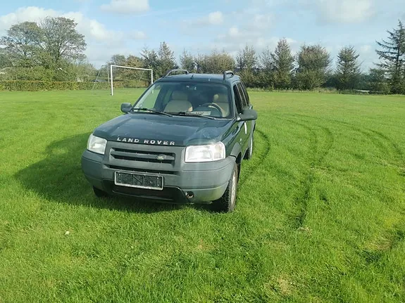 Land Rover Freelander 2004 photo 2