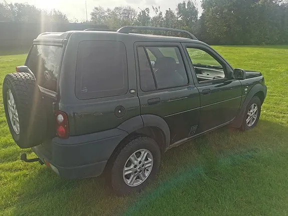 Land Rover Freelander 2004 photo 4