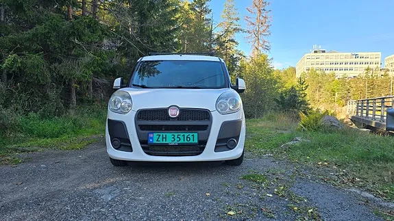 Fiat Doblo 2011 photo 2