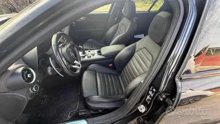 Alfa Romeo Giulia 2023 photo 2
