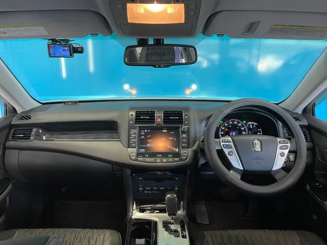 Toyota Crown 2011 photo 5