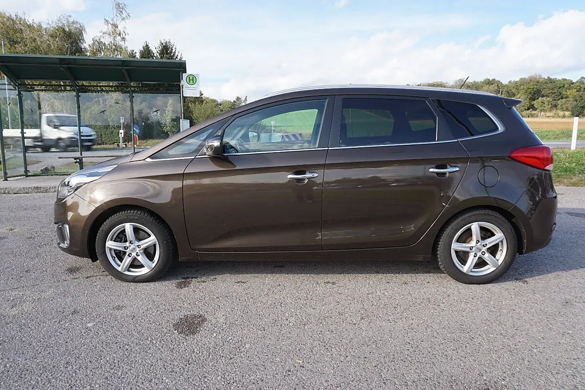 Kia Carens 2013 photo 3