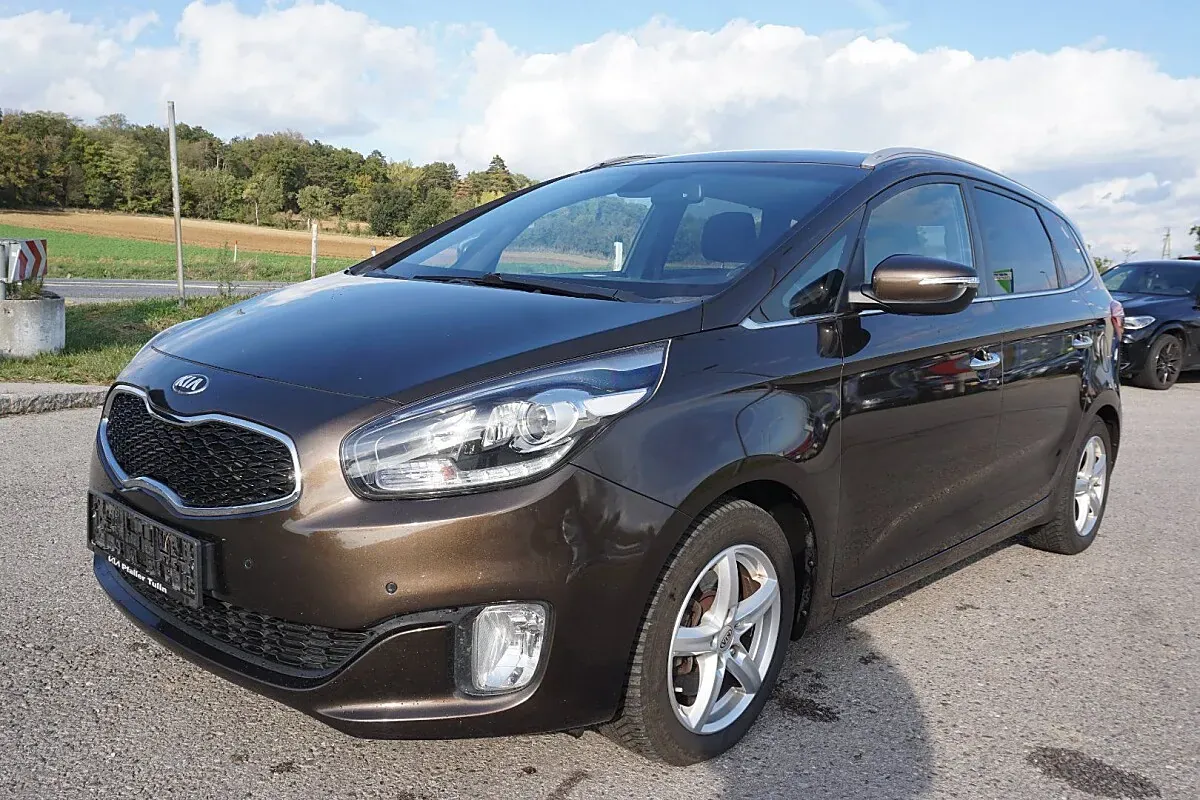 Kia Carens 2013 photo 2
