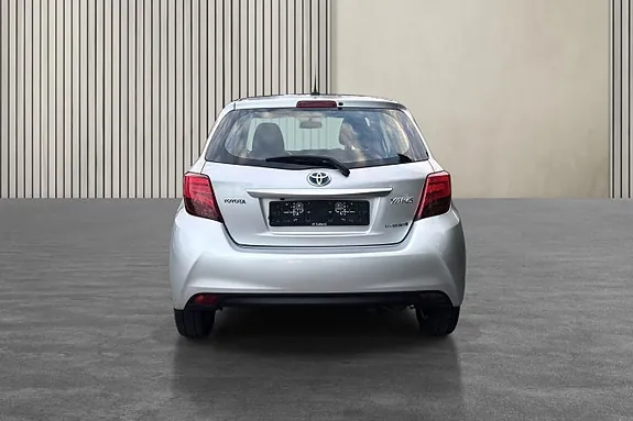 Toyota Yaris 2015 photo 5