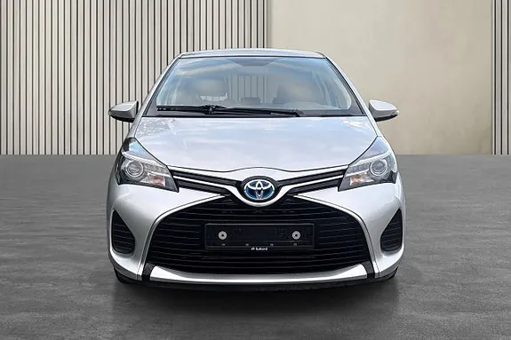 Toyota Yaris 2015 photo 2