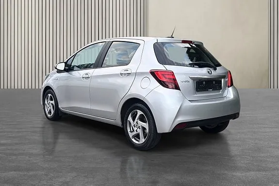 Toyota Yaris 2015 photo 4