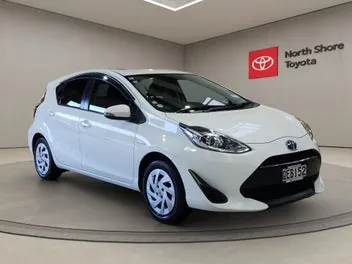 Toyota Aqua 2017 photo 2