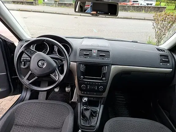 Skoda Yeti 2015 photo 4