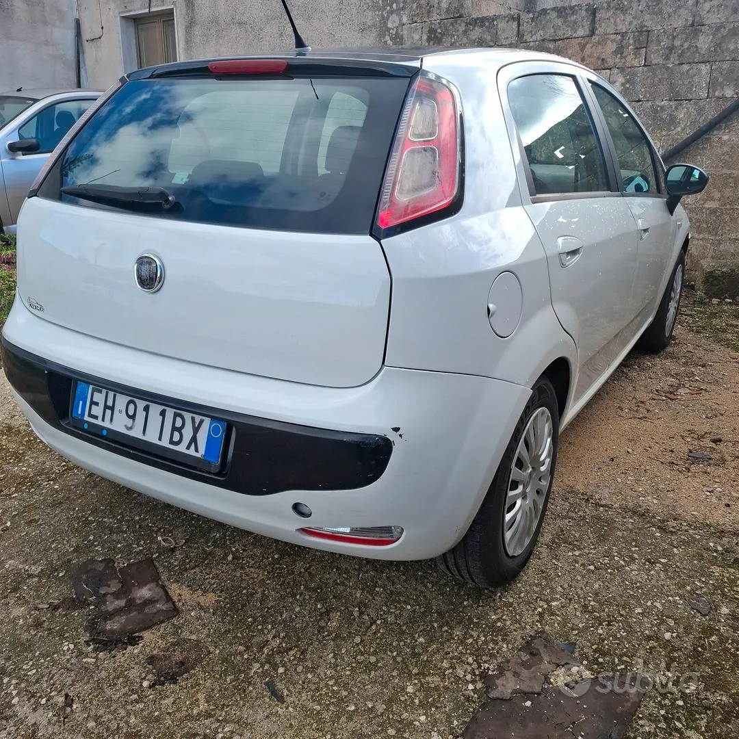 Fiat Punto Evo 2011 photo 3