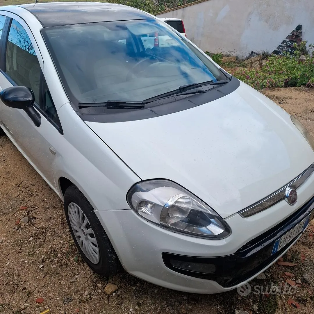 Fiat Punto Evo 2011 photo 2