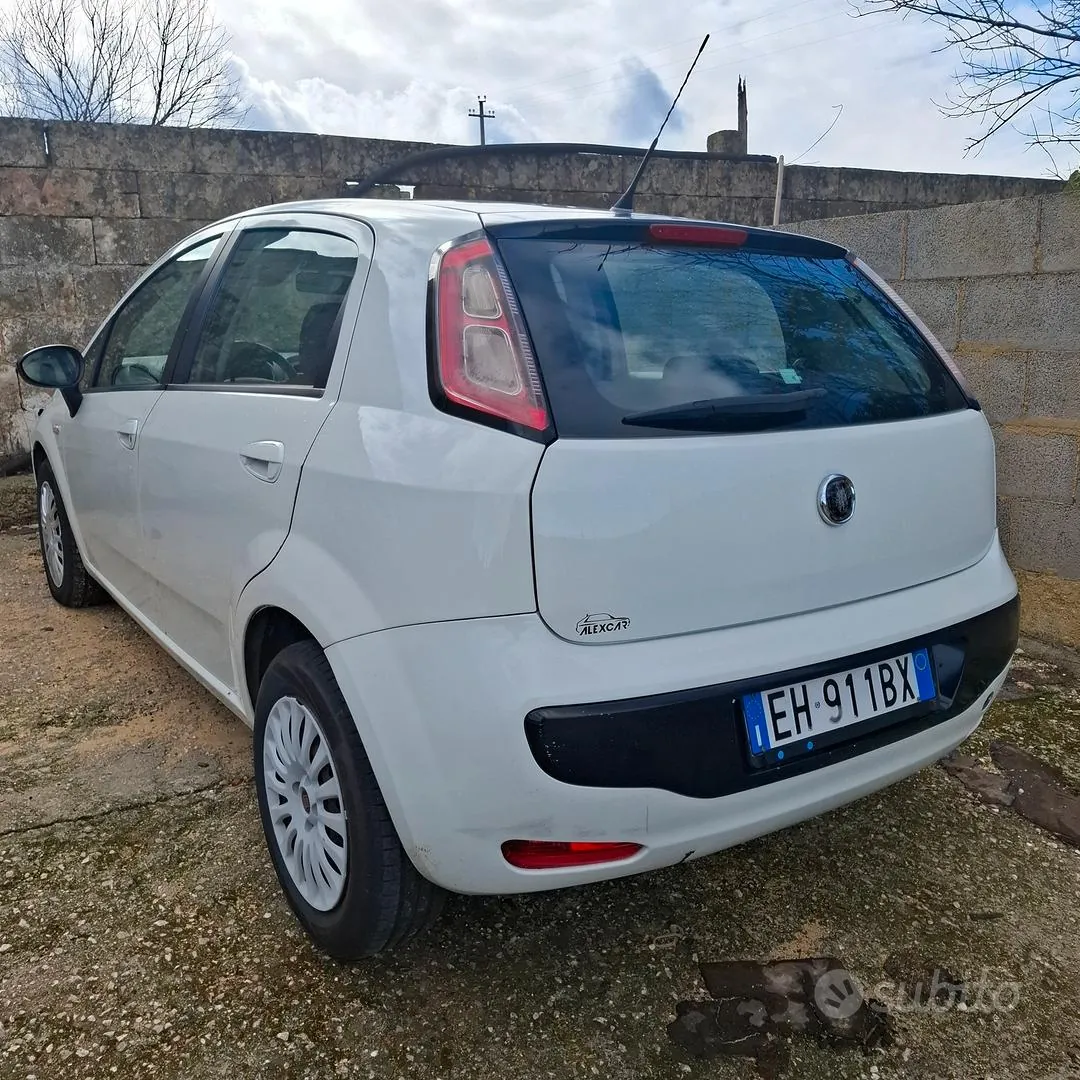 Fiat Punto Evo 2011 photo 4