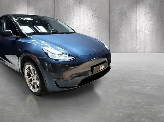 Tesla Model Y 2023 photo 2
