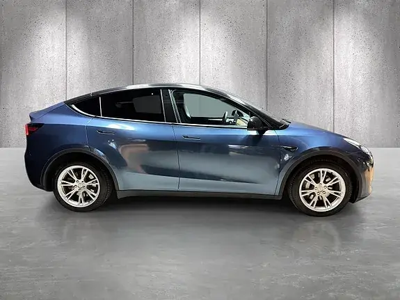 Tesla Model Y 2023 photo 4