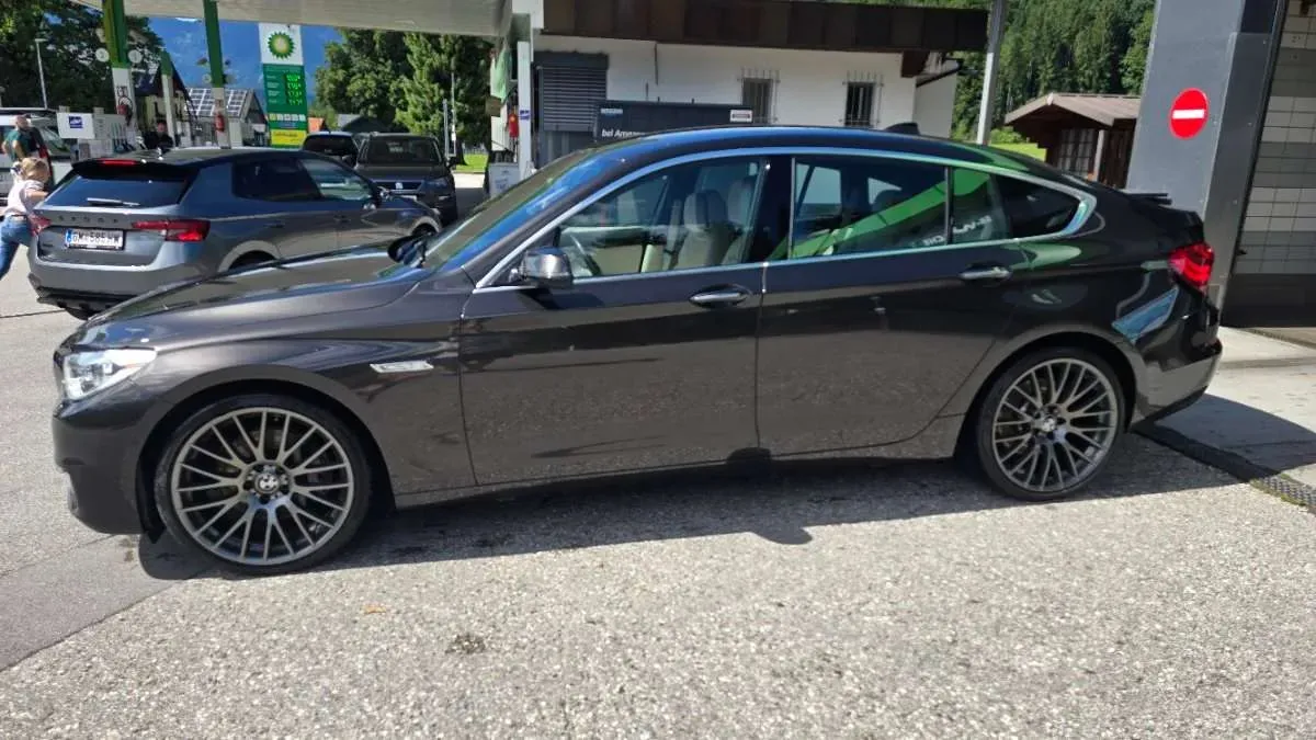 BMW 5 Series 2015 photo 3