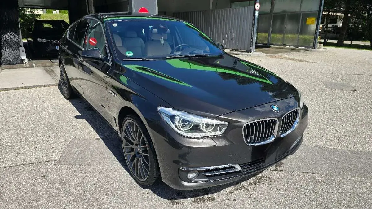 BMW 5 Series 2015 photo 2