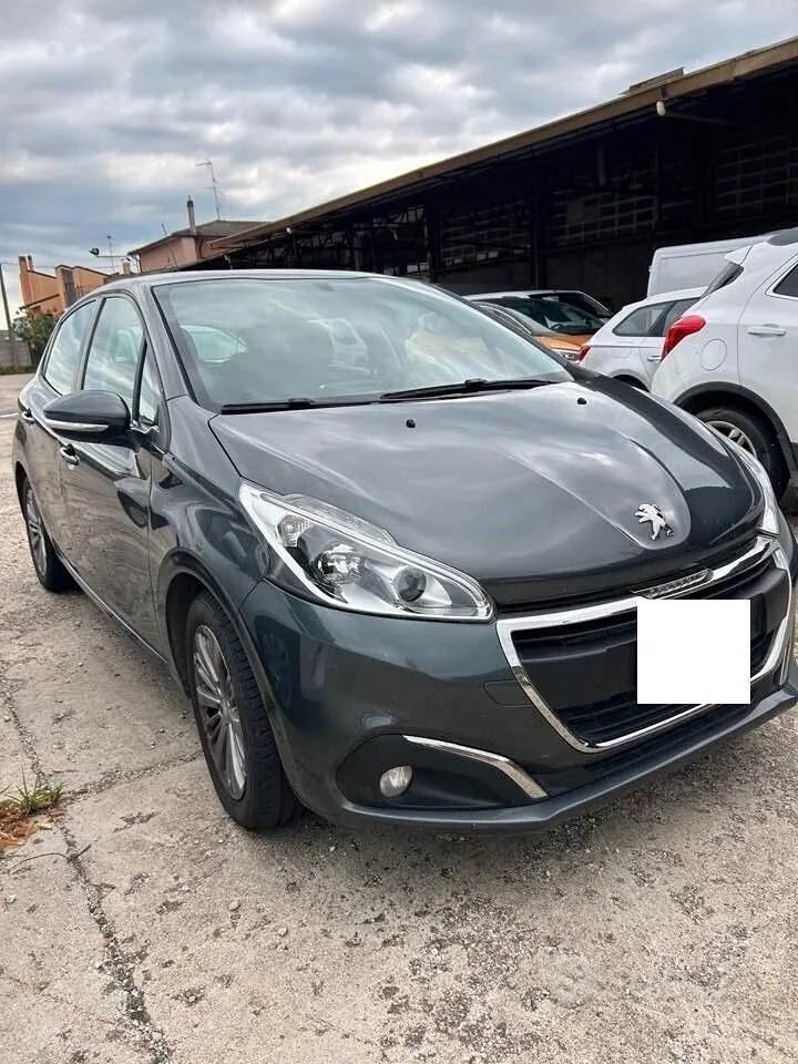 Peugeot 208 2017 photo 2