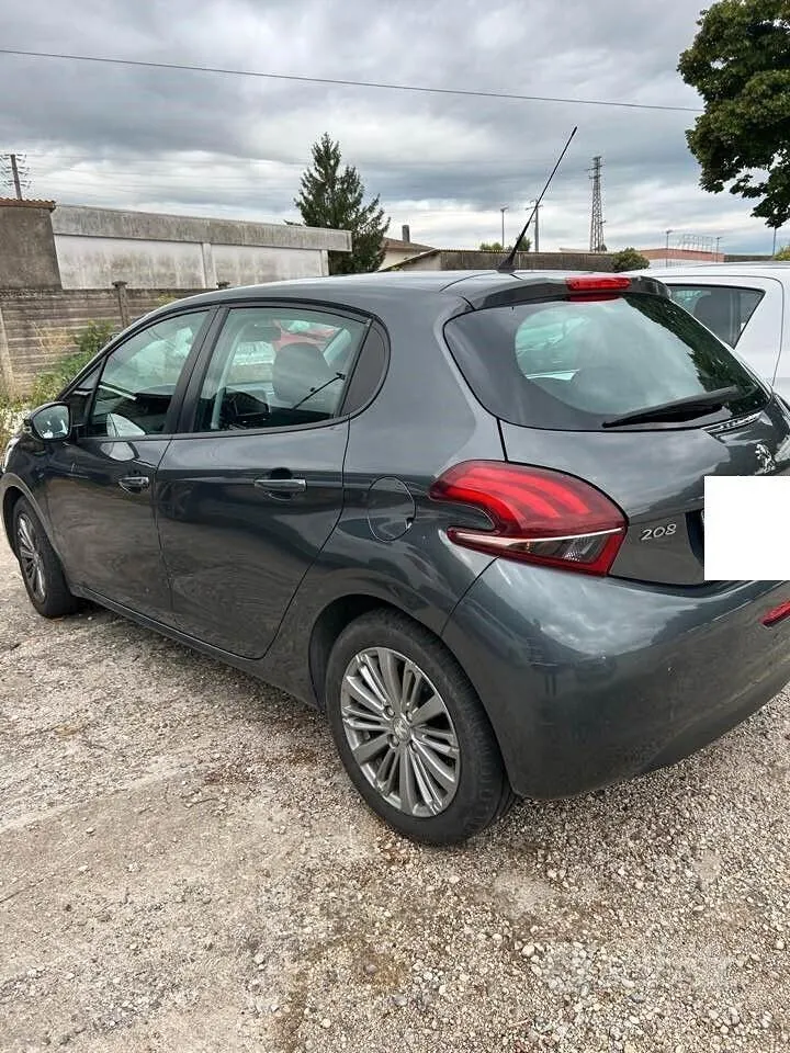 Peugeot 208 2017 photo 4