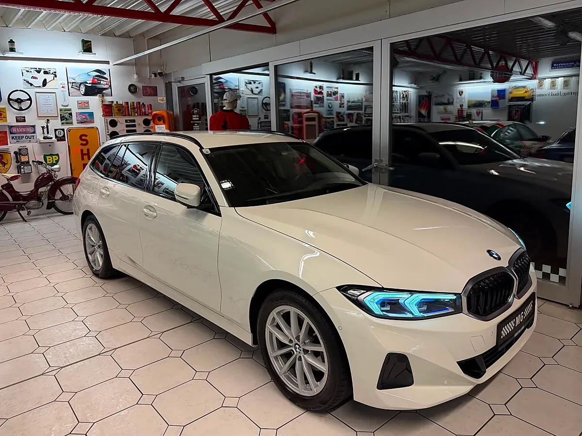 BMW 3 Series 2022 photo 3
