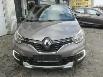 Renault Captur 2018 photo 2