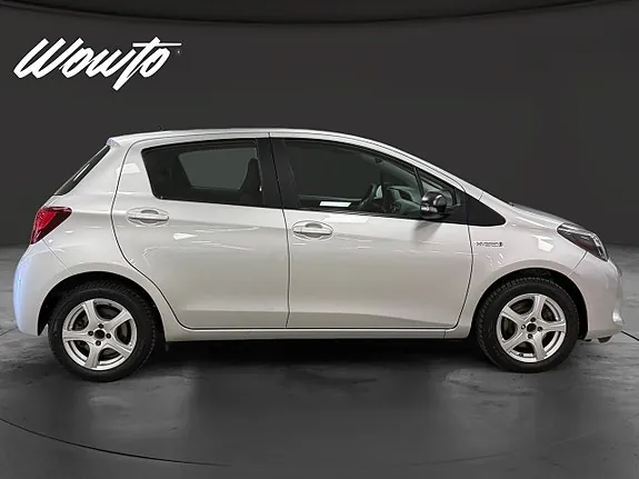 Toyota Yaris 2015 photo 3