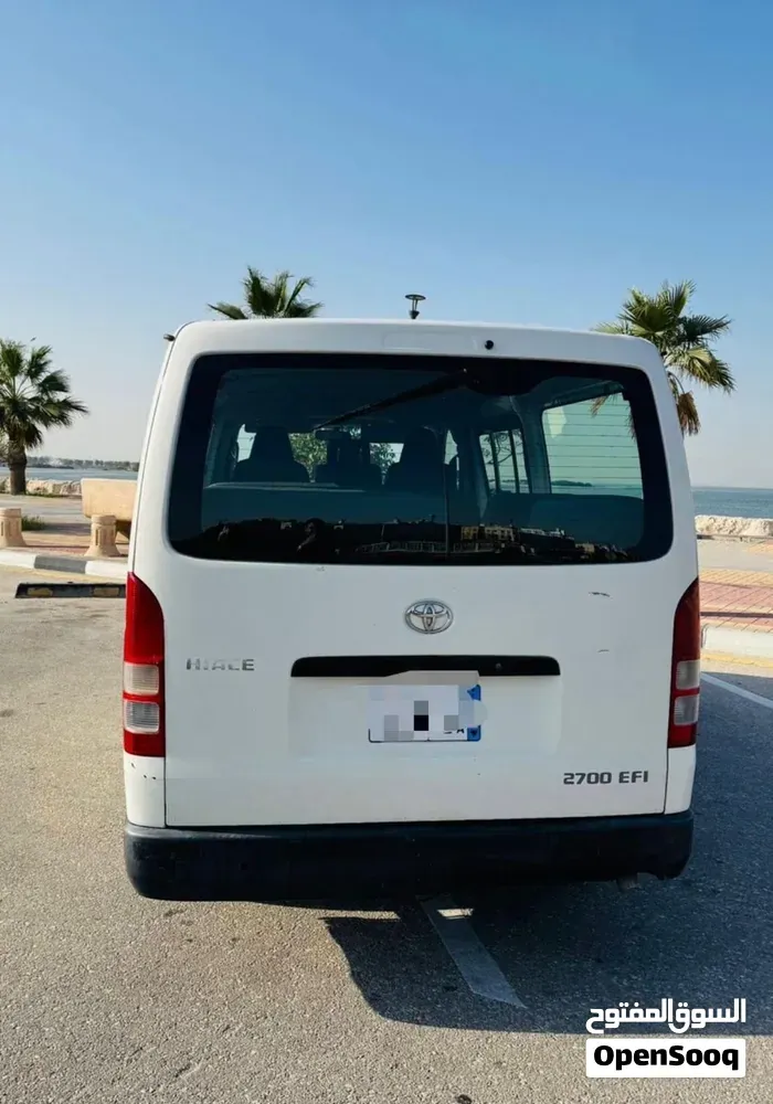 Toyota Hiace 2013 photo 3