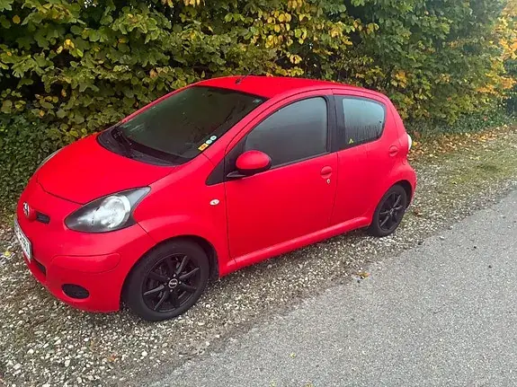 Toyota Aygo 2011 photo 5