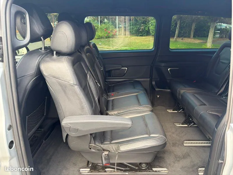 Mercedes-Benz V 2023 photo 5