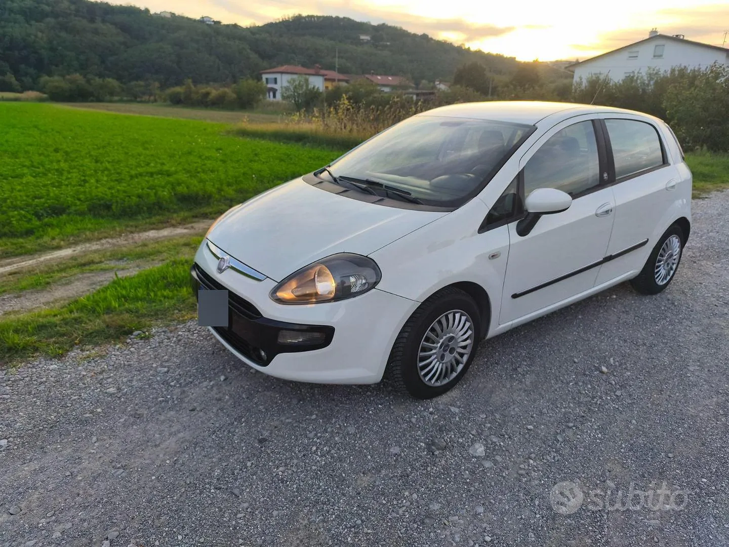 Fiat Punto Evo 2011 photo 4