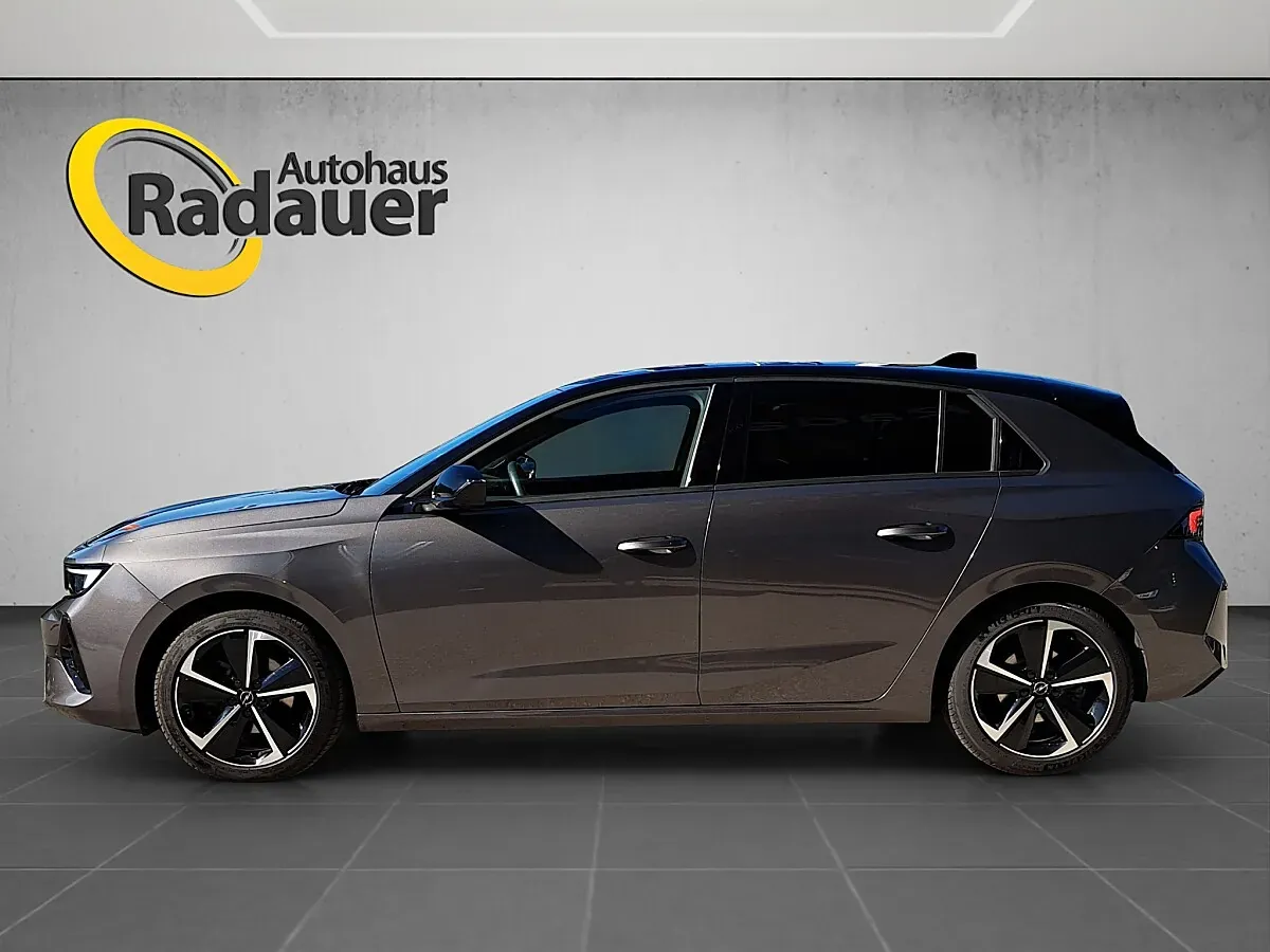Opel Astra 2024 photo 2