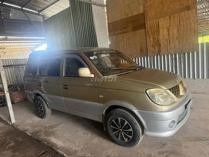 Mitsubishi Jolie