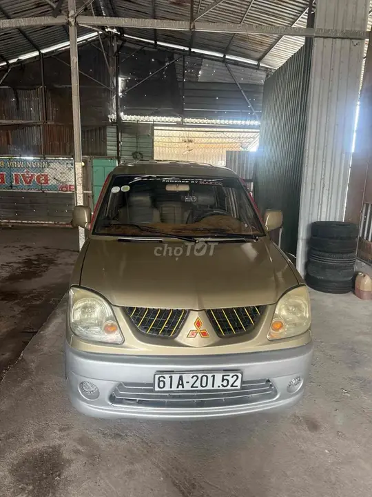 Mitsubishi Jolie 2005 photo 2