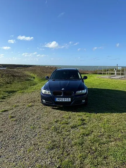 BMW 318D 2011 photo 2