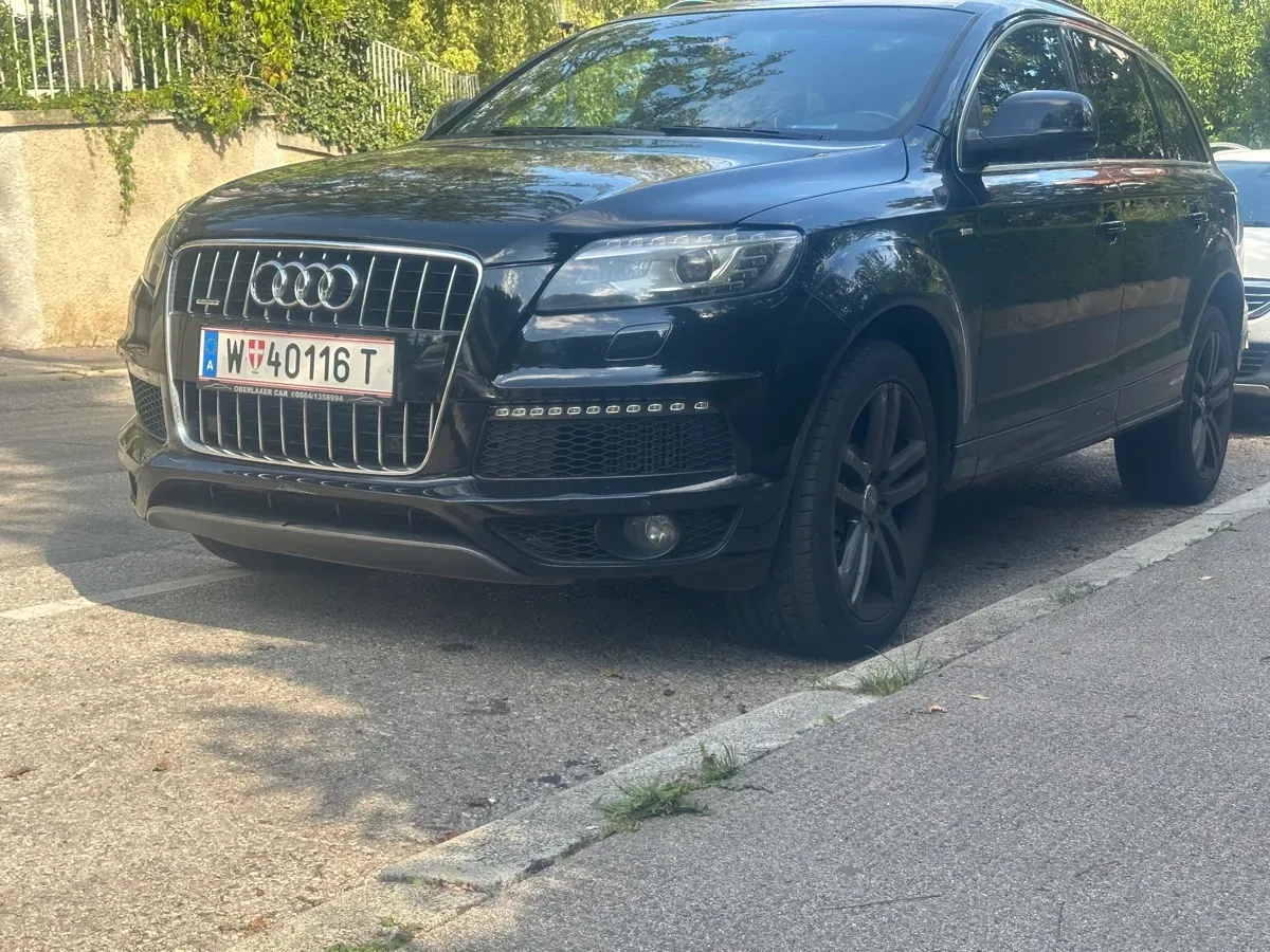 Audi Q7 2010 photo 2