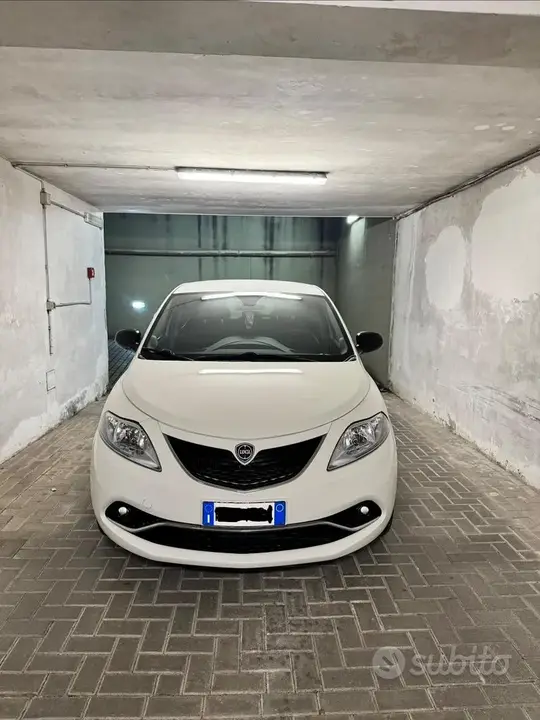 Lancia Ypsilon