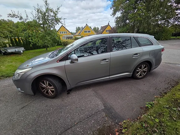 Toyota Avensis 2010 photo 3