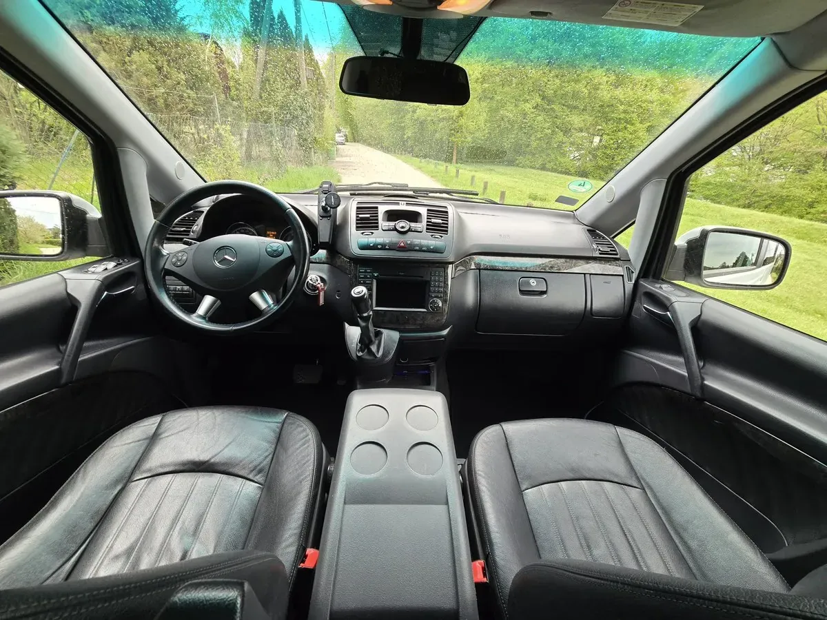 Mercedes-Benz Viano 2014 photo 2