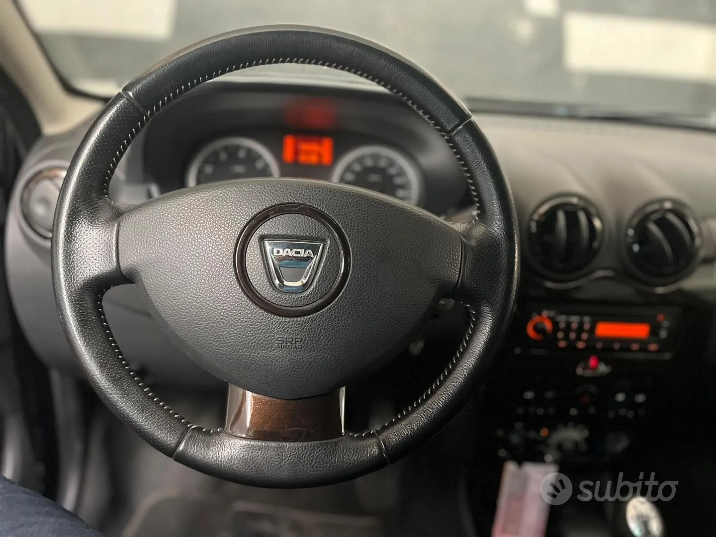 Dacia Duster 2011 photo 5