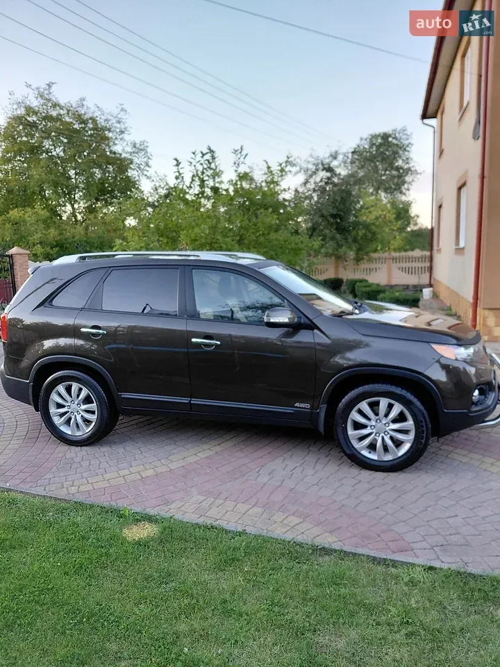 Kia Sorento 2010 photo 2