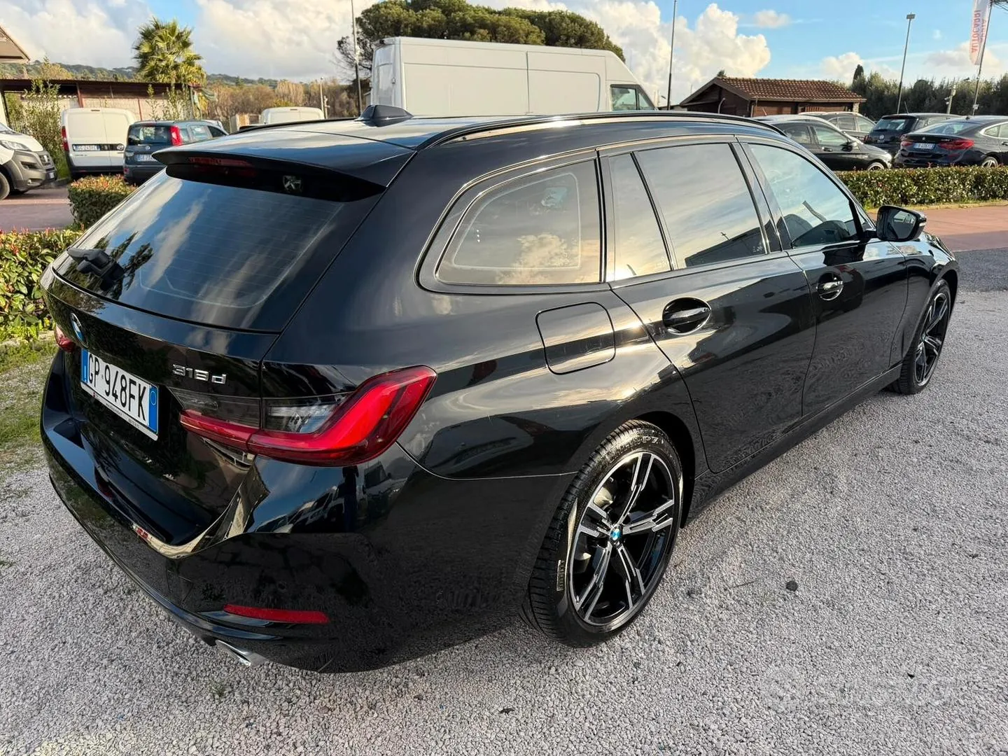 BMW 3 Series 2023 photo 4