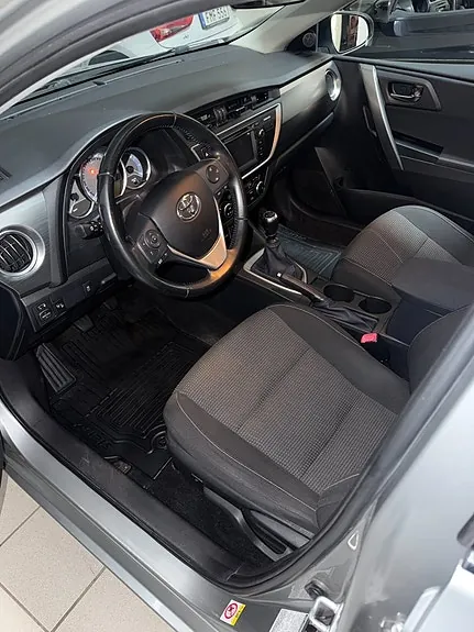 Toyota Auris 2013 photo 5