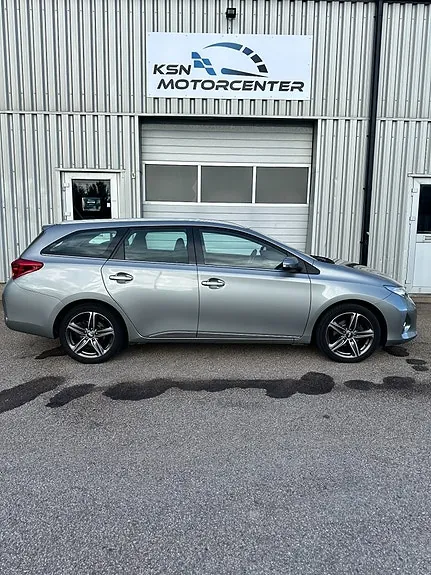 Toyota Auris 2013 photo 3
