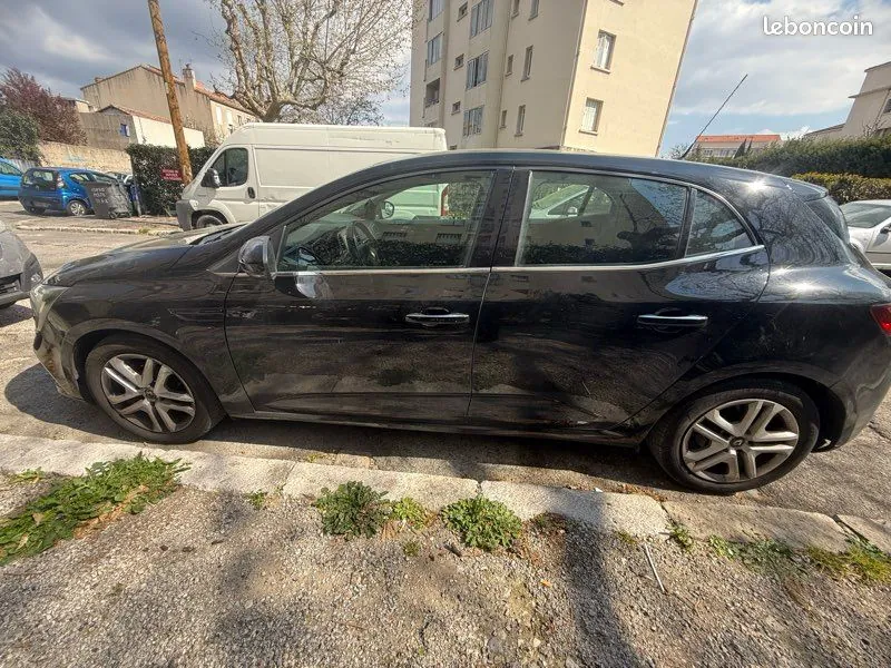 Renault Megane 2017 photo 2