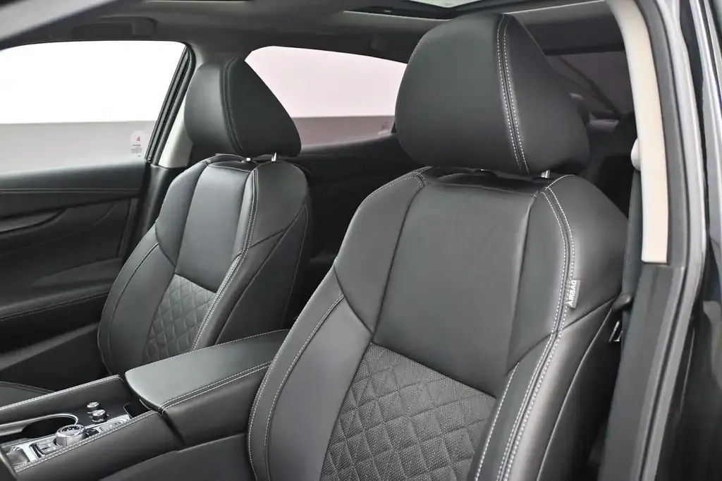 Nissan Maxima 2023 photo 4