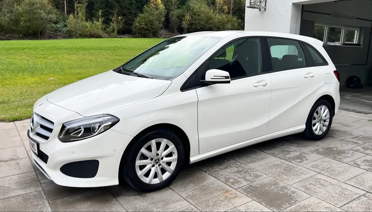 Mercedes-Benz B-Class 2017 photo 2