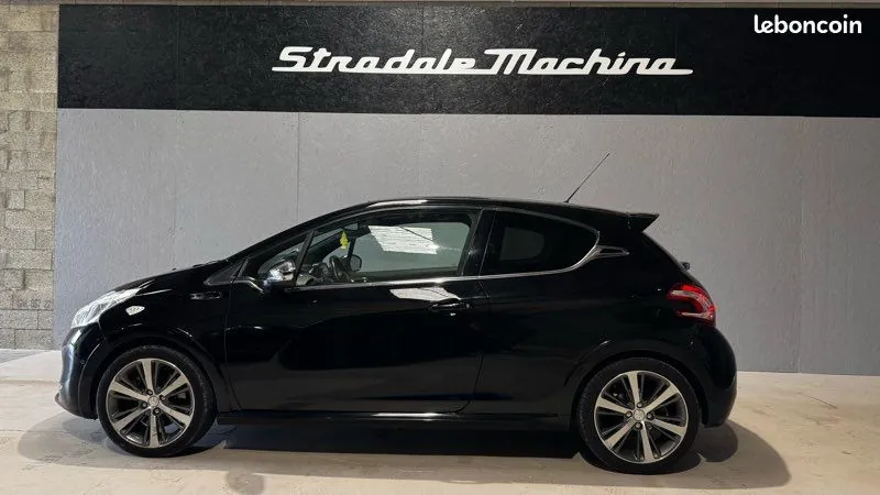 Peugeot 208 2014 photo 2