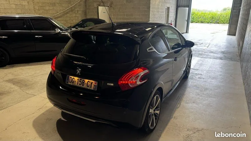 Peugeot 208 2014 photo 5