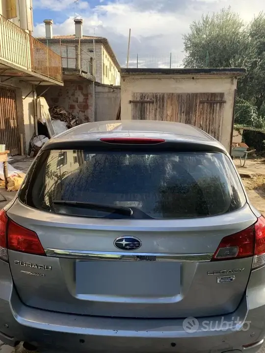 Subaru Legacy 2010 photo 3