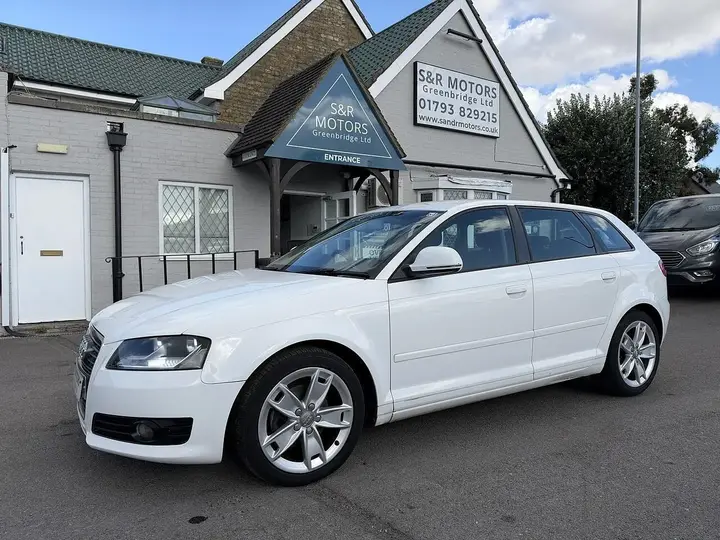 Audi A3 2010 photo 2