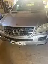 Mercedes-Benz M-Class 2006 photo 2